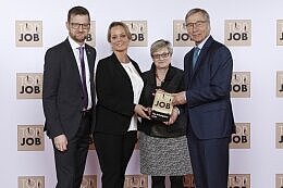 Vertreter des Studentenwerks Schleswig-Holstein bei der Übergabe der Auszeichnung als TOP-Ausbildungsbetrieb.